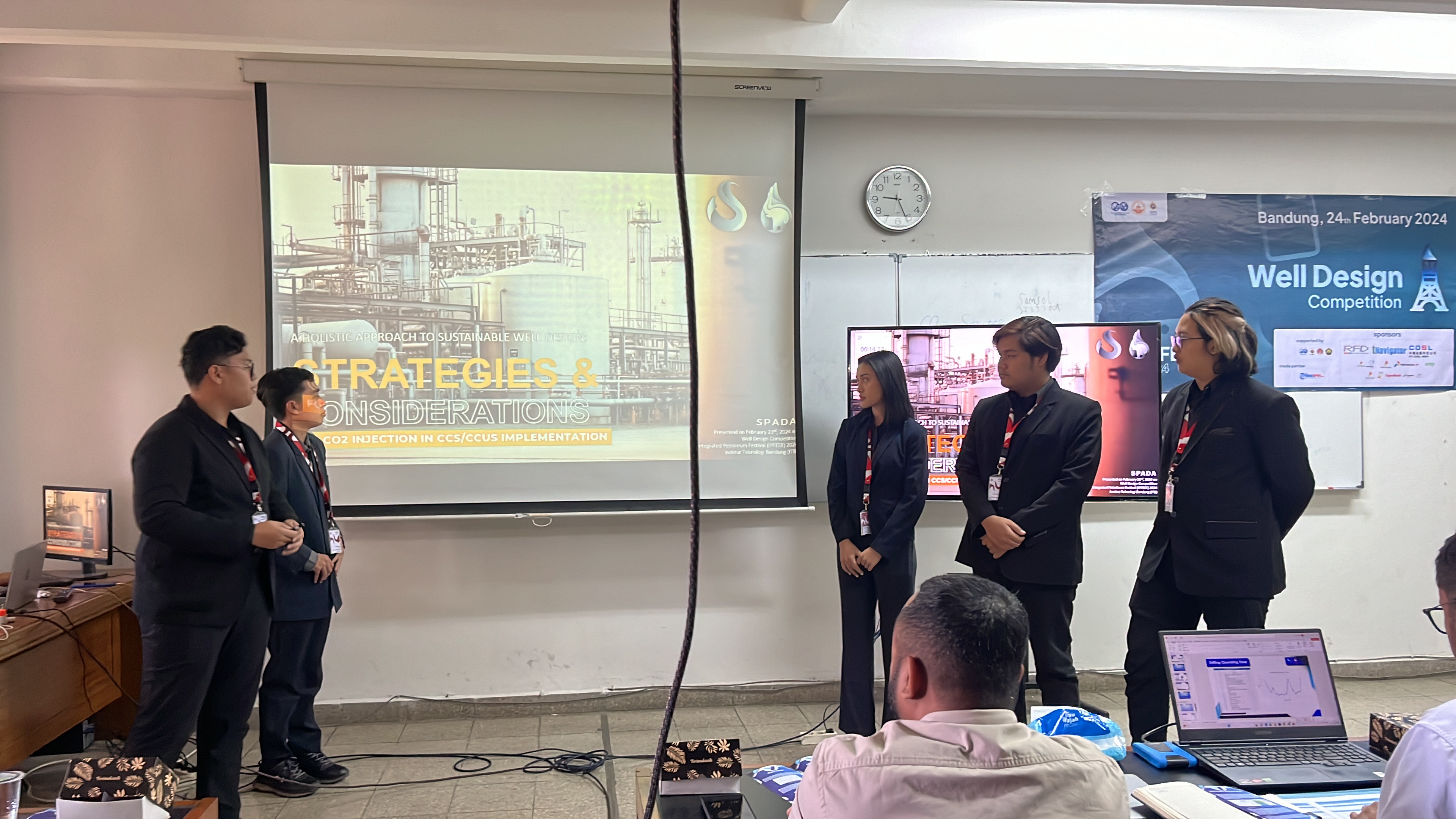 Hackathon Competition participants presenting solutions at IPFEST